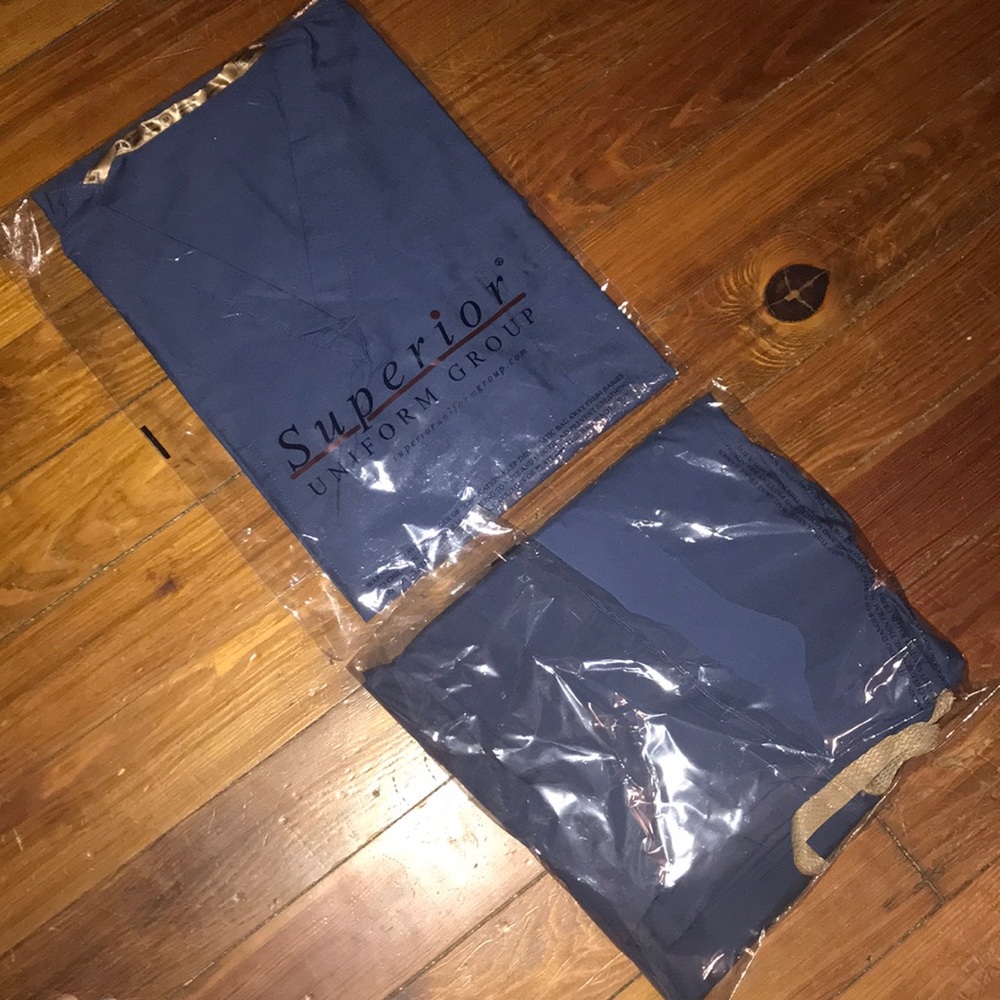 Scrub set